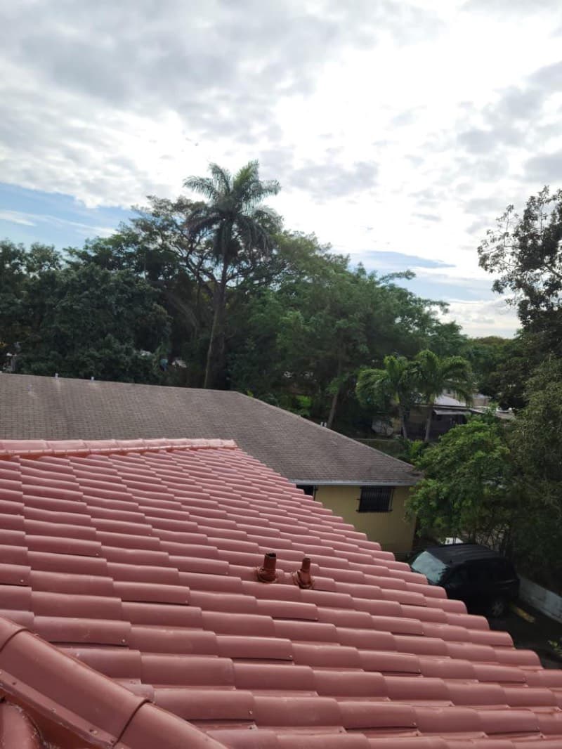 Completed tile roof in Florida